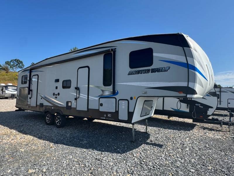 2020 Forest River 2020 Forest River Cherokee Artic Wolf - thumbnail 4