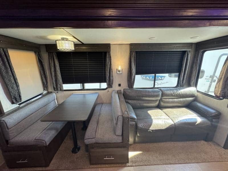 2020 Forest River 2020 Forest River Cherokee Artic Wolf - thumbnail 12