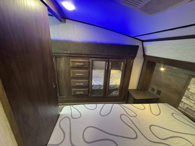 2020 Forest River 2020 Forest River Cherokee Artic Wolf - thumbnail 17