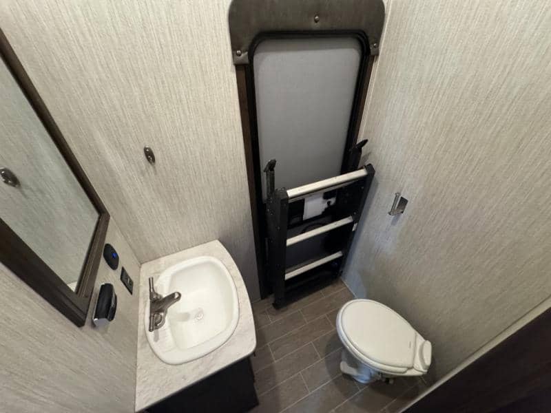 2020 Forest River 2020 Forest River Cherokee Artic Wolf - thumbnail 19