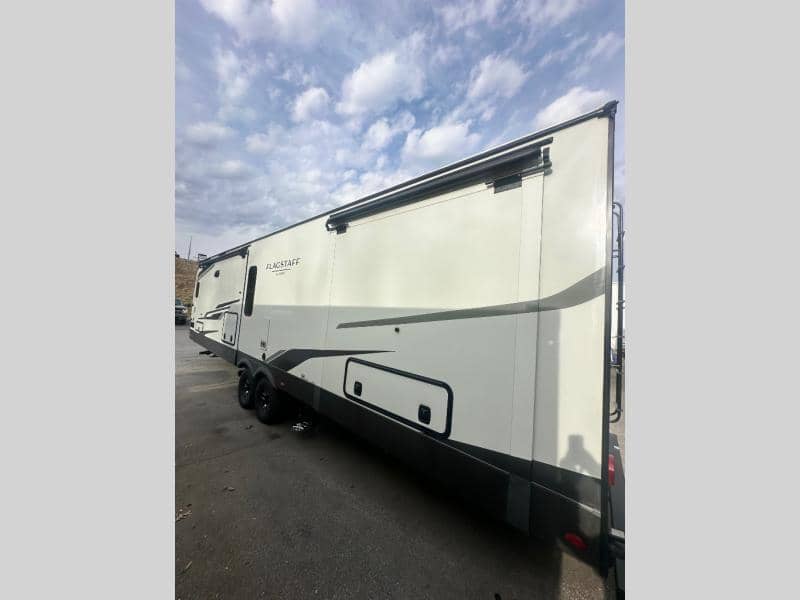 2026 Forest River 2026 Forest River Flagstaff Classic - thumbnail 4