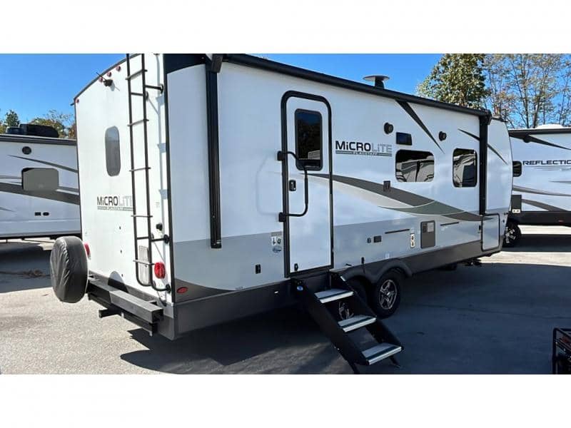 2023 Forest River 2023 Forest River Flagstaff Micro Lite - thumbnail 3