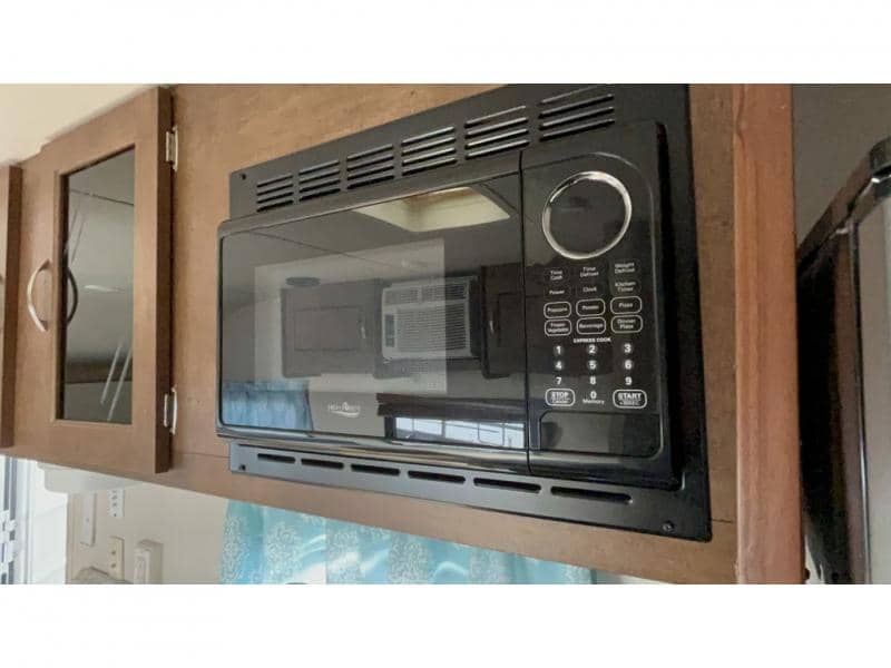 2017 Forest River 2017 Forest River Wildwood FSX - thumbnail 18