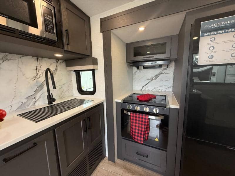 2026 Forest River 2026 Forest River Flagstaff Super Lite - thumbnail 10