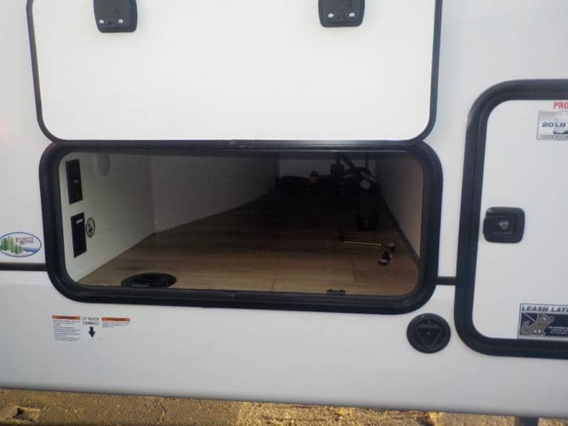 2025 Forest River 2025 Forest River Sabre - thumbnail 3