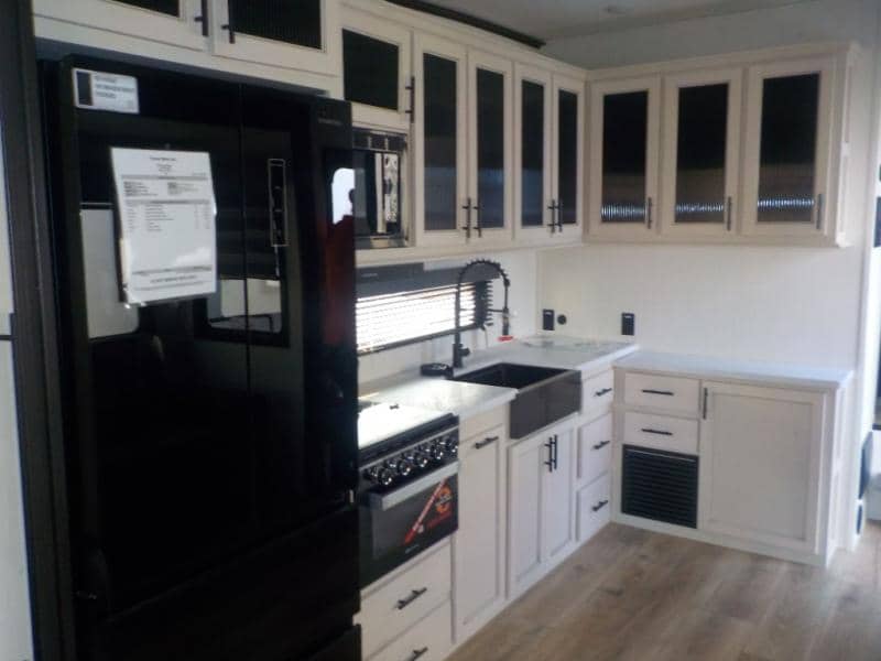 2025 Forest River 2025 Forest River Sabre - thumbnail 11