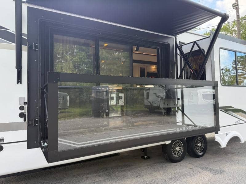 2026 Forest River 2026 Forest River Sabre - thumbnail 5