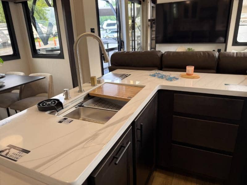 2026 Forest River 2026 Forest River Sabre - thumbnail 13