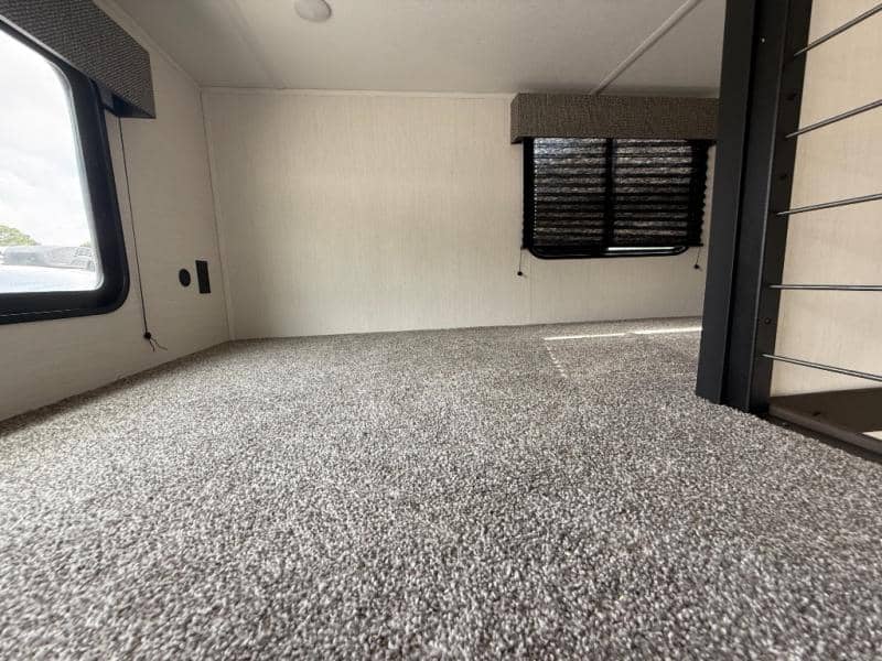 2026 Forest River 2026 Forest River Sabre - thumbnail 33