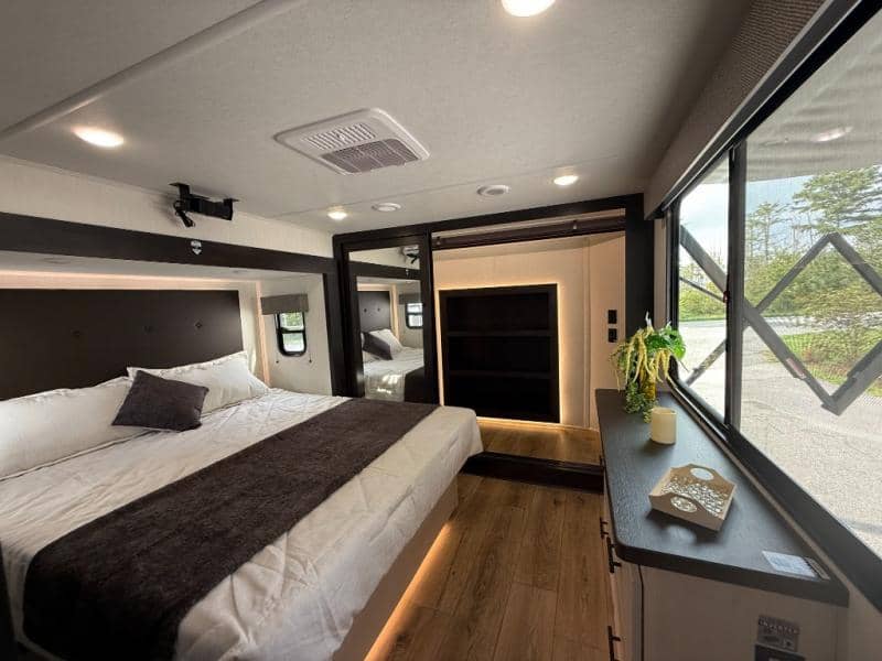 2026 Forest River 2026 Forest River Sabre - thumbnail 38