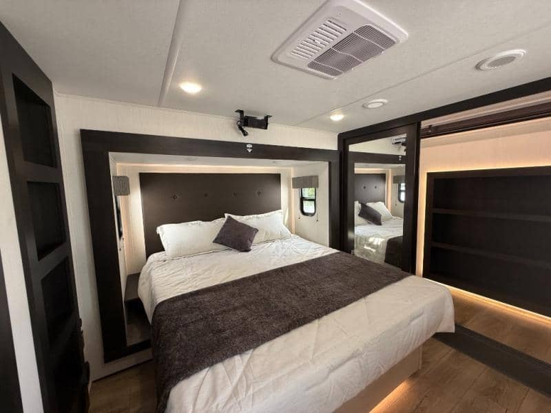 2026 Forest River 2026 Forest River Sabre - thumbnail 39