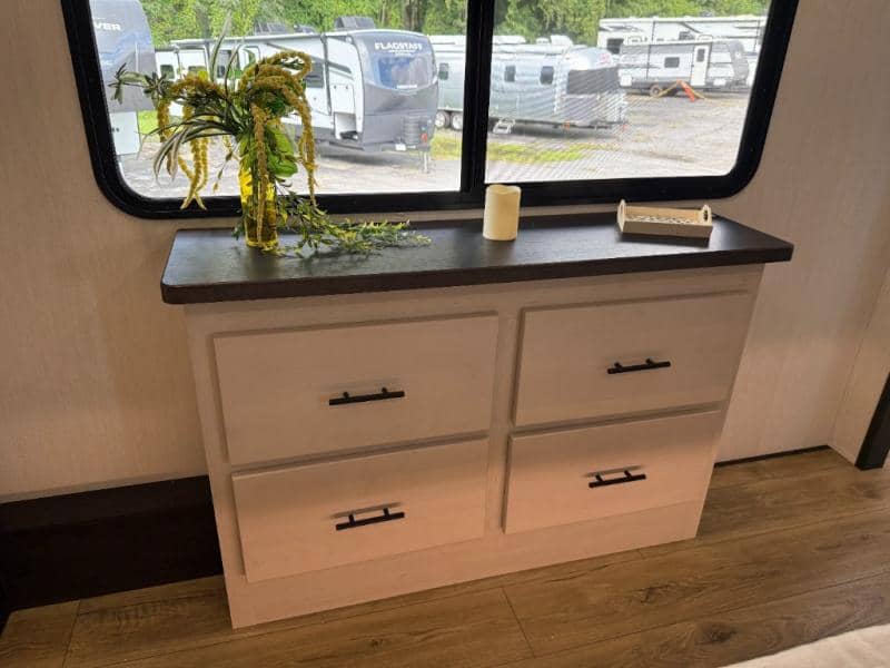 2026 Forest River 2026 Forest River Sabre - thumbnail 42