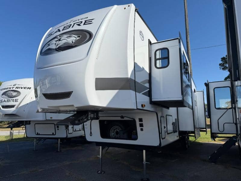 2026 Forest River 2026 Forest River Sabre - thumbnail 4