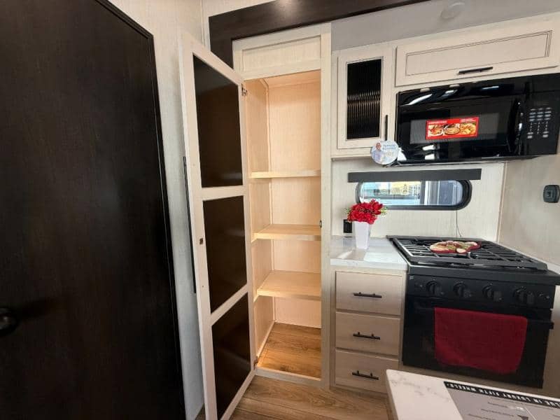 2026 Forest River 2026 Forest River Sabre - thumbnail 15