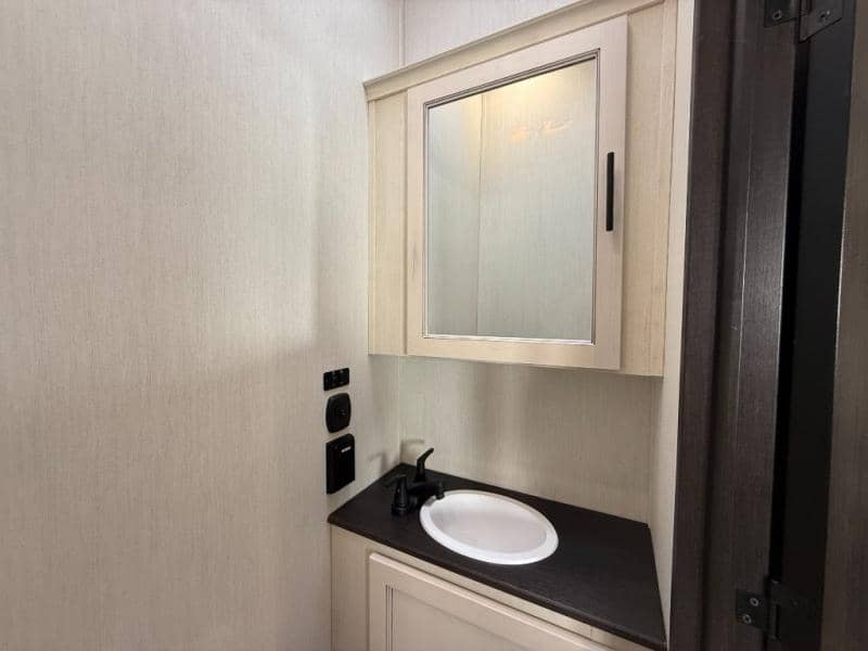 2026 Forest River 2026 Forest River Sabre - thumbnail 20