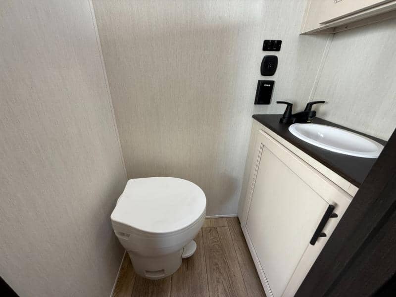 2026 Forest River 2026 Forest River Sabre - thumbnail 22