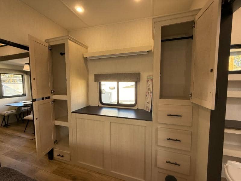 2026 Forest River 2026 Forest River Sabre - thumbnail 35