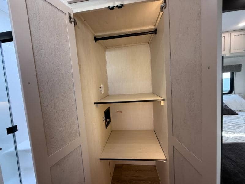 2026 Forest River 2026 Forest River Sabre - thumbnail 44