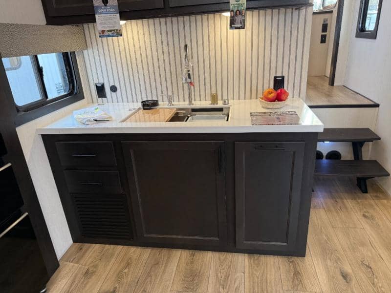 2026 Forest River 2026 Forest River Sabre - thumbnail 9