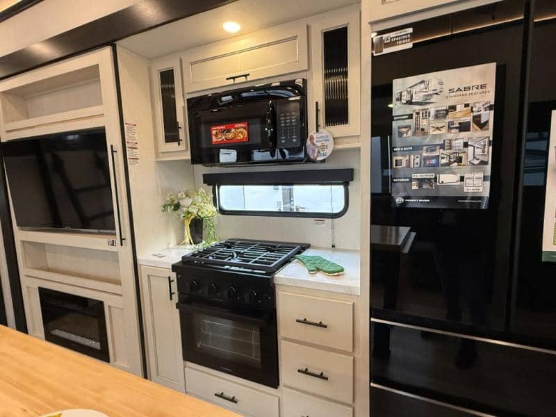 2026 Forest River 2026 Forest River Sabre - thumbnail 12