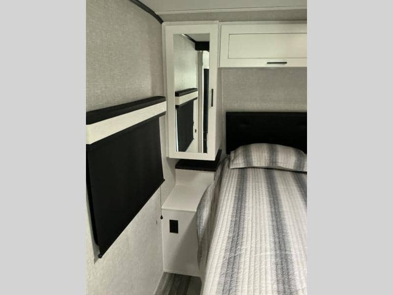 2025 Jayco 2025 Jayco Jay Feather - thumbnail 8