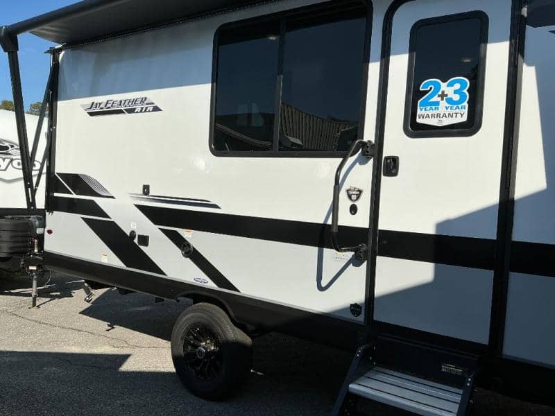 2025 Jayco 2025 Jayco Jay Feather - thumbnail 4