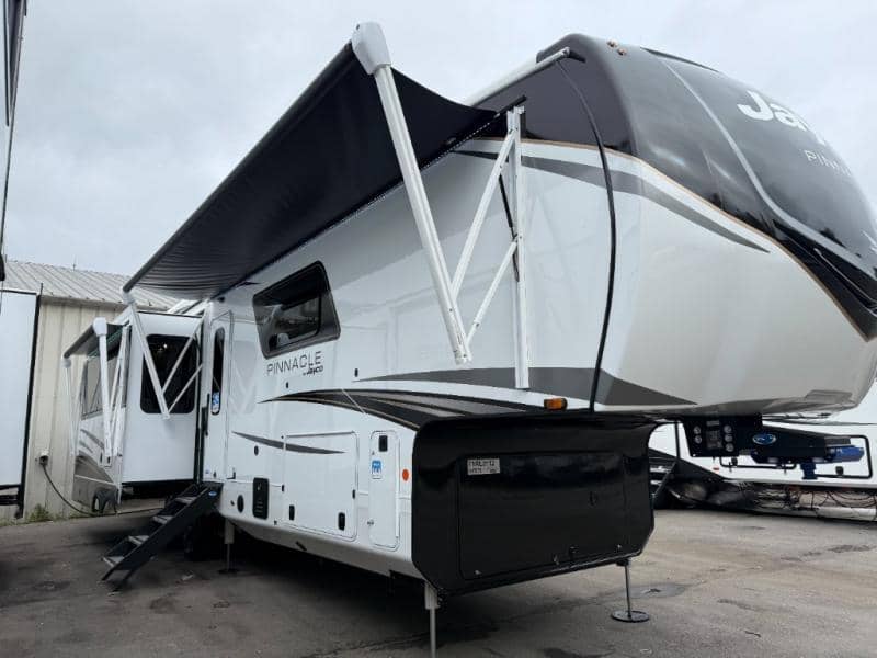2026 Jayco 2026 Jayco Pinnacle - thumbnail 1