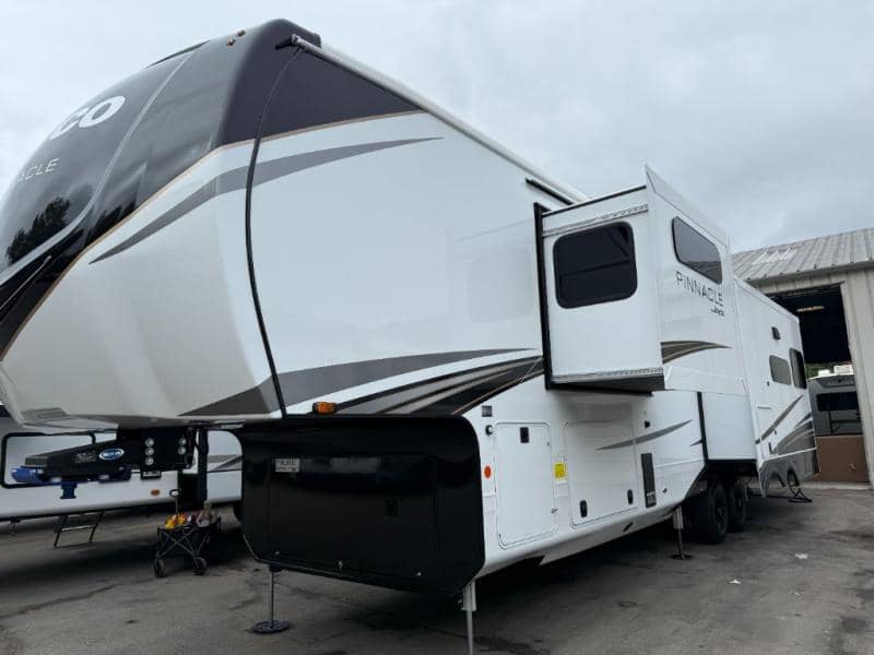 2026 Jayco 2026 Jayco Pinnacle - thumbnail 4