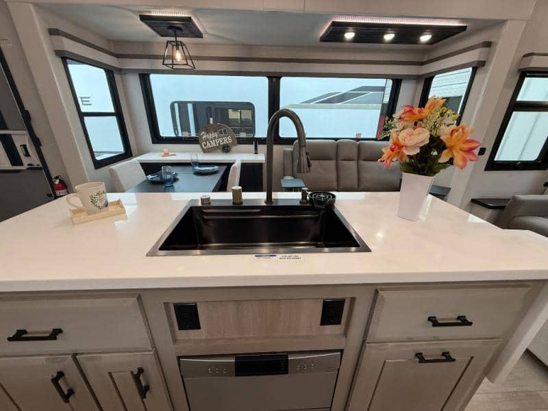 2026 Jayco 2026 Jayco Pinnacle - thumbnail 13