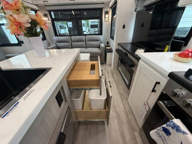 2026 Jayco 2026 Jayco Pinnacle - thumbnail 15