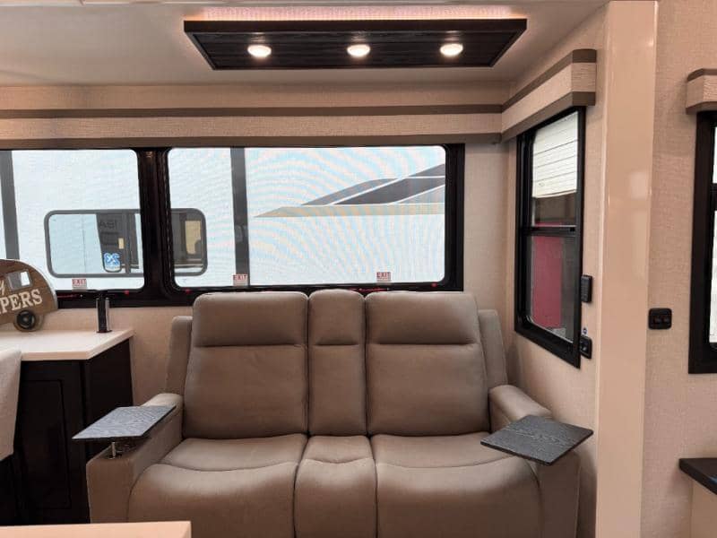 2026 Jayco 2026 Jayco Pinnacle - thumbnail 23