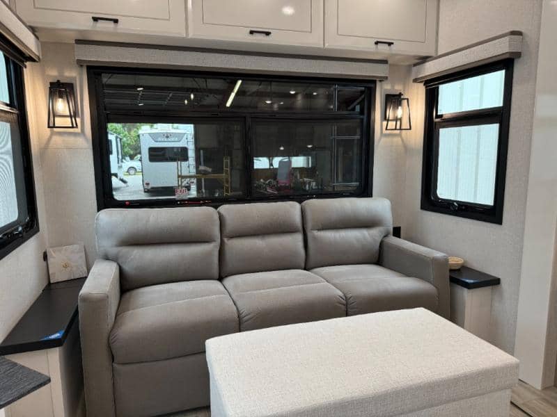 2026 Jayco 2026 Jayco Pinnacle - thumbnail 24