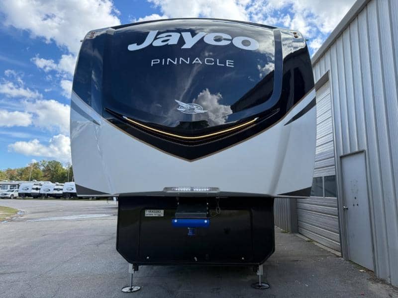 2026 Jayco 2026 Jayco Pinnacle - thumbnail 3