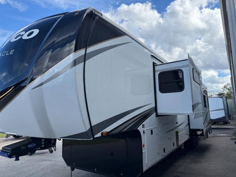 2026 Jayco 2026 Jayco Pinnacle - thumbnail 4