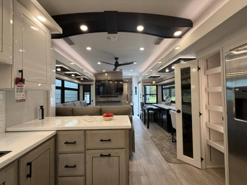 2026 Jayco 2026 Jayco Pinnacle - thumbnail 6