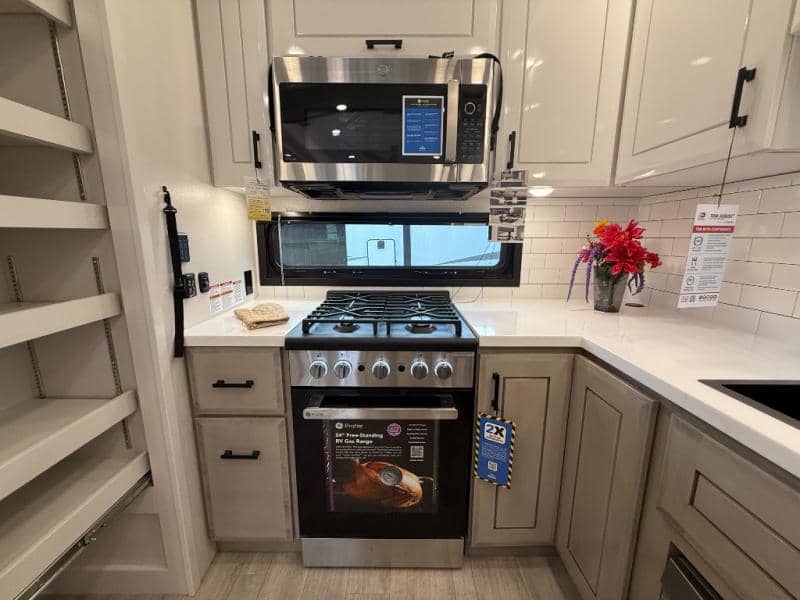 2026 Jayco 2026 Jayco Pinnacle - thumbnail 10