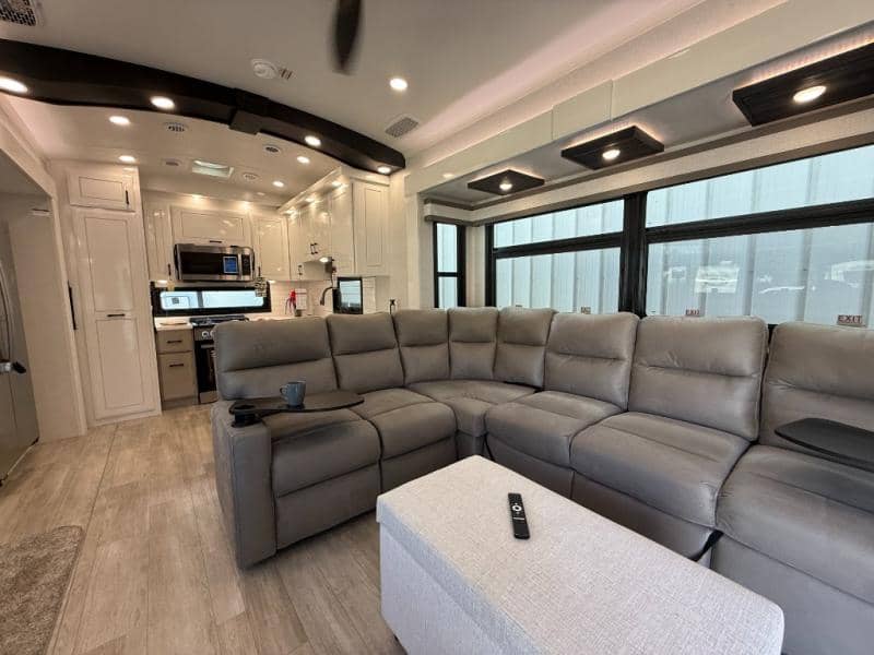 2026 Jayco 2026 Jayco Pinnacle - thumbnail 21