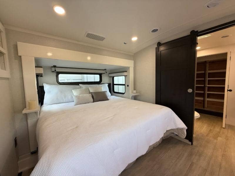 2026 Jayco 2026 Jayco Pinnacle - thumbnail 29