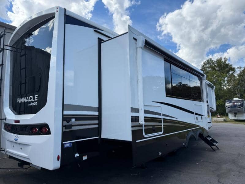 2026 Jayco 2026 Jayco Pinnacle - thumbnail 43