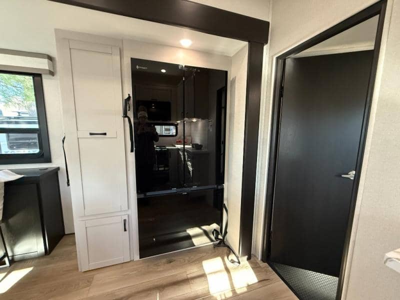 2026 Jayco 2026 Jayco Seismic Toy Hauler - thumbnail 10