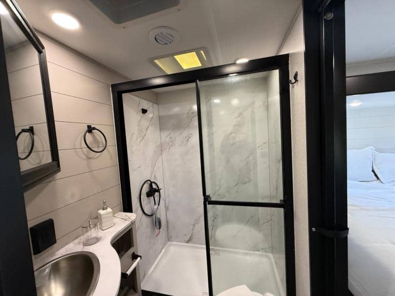 2026 Jayco 2026 Jayco Seismic Toy Hauler - thumbnail 17