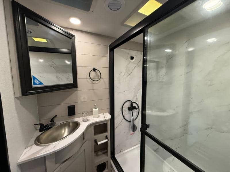 2026 Jayco 2026 Jayco Seismic Toy Hauler - thumbnail 18