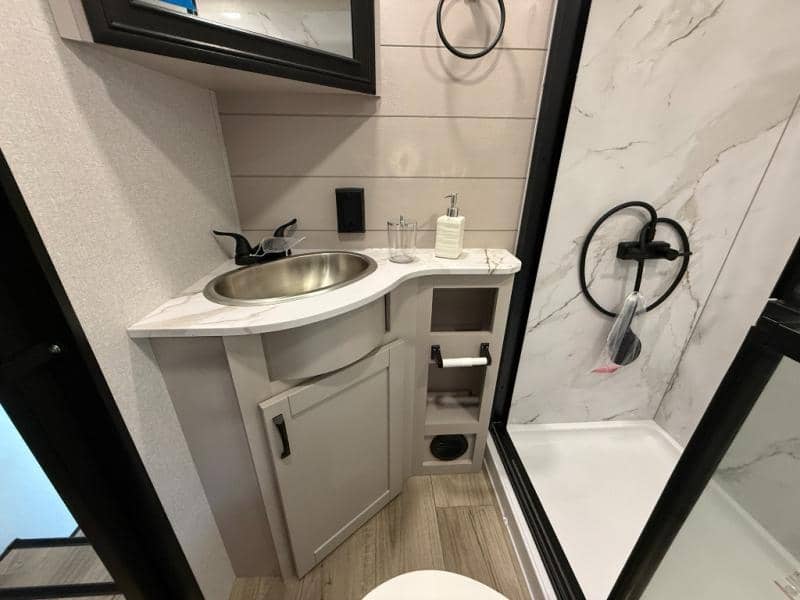 2026 Jayco 2026 Jayco Seismic Toy Hauler - thumbnail 20