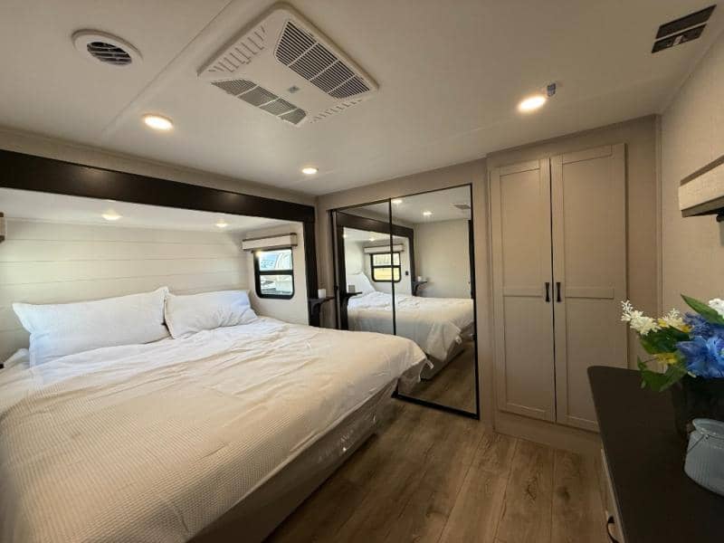 2026 Jayco 2026 Jayco Seismic Toy Hauler - thumbnail 22