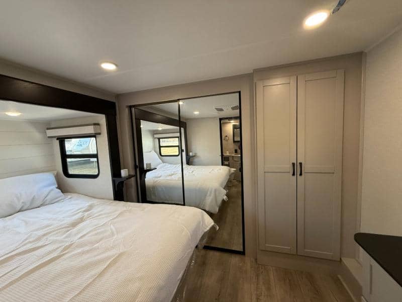 2026 Jayco 2026 Jayco Seismic Toy Hauler - thumbnail 24