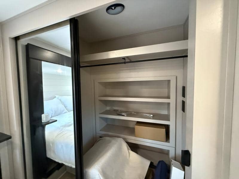 2026 Jayco 2026 Jayco Seismic Toy Hauler - thumbnail 25