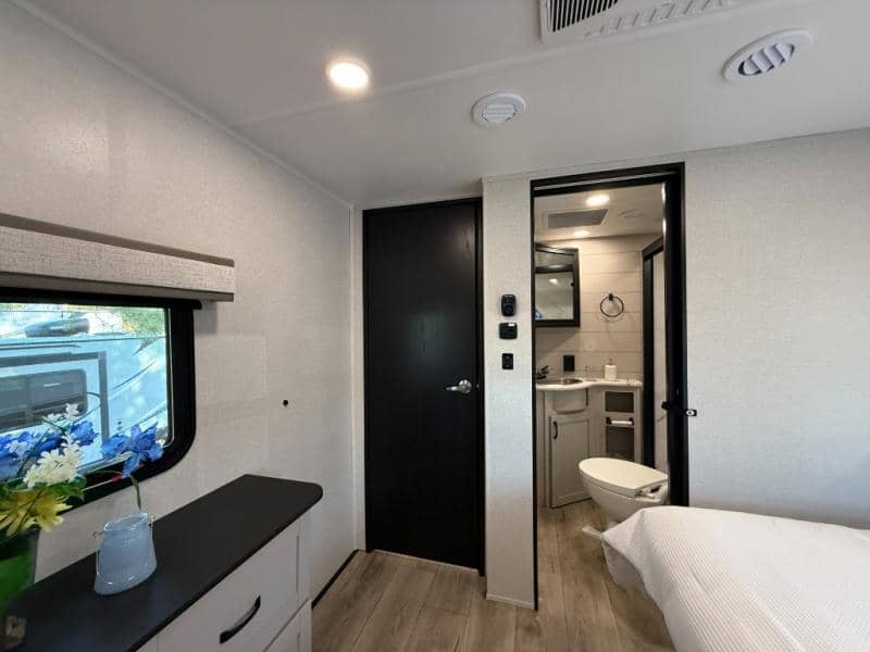 2026 Jayco 2026 Jayco Seismic Toy Hauler - thumbnail 28