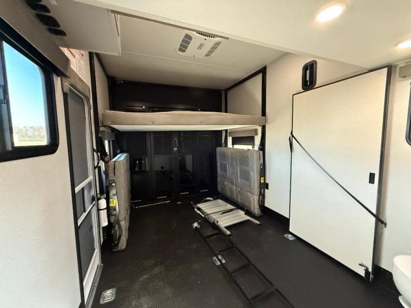 2026 Jayco 2026 Jayco Seismic Toy Hauler - thumbnail 29