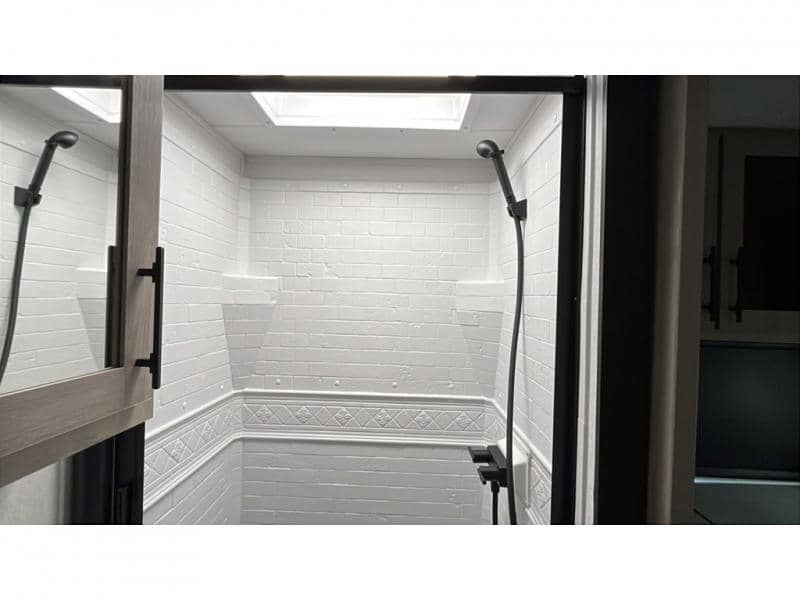 2025 Grand Design 2025 Grand Design Imagine XLS - thumbnail 13