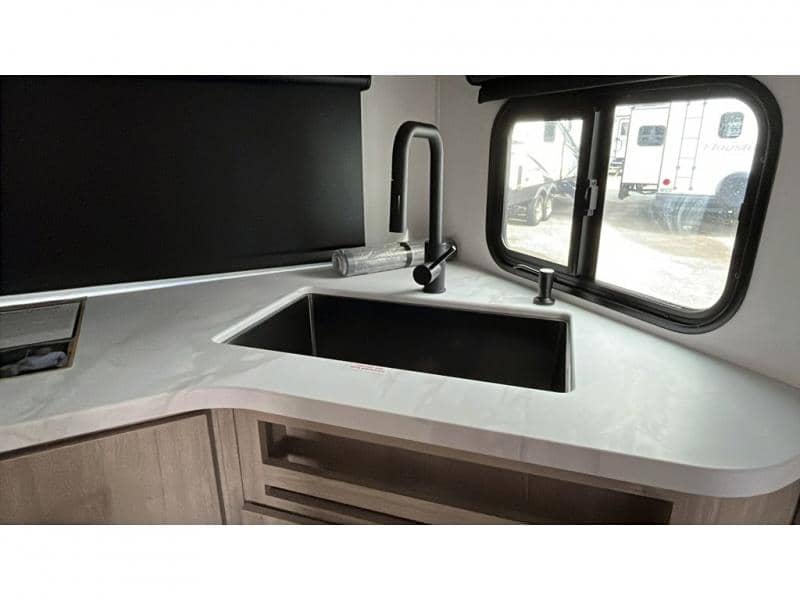 2025 Grand Design 2025 Grand Design Imagine XLS - thumbnail 15